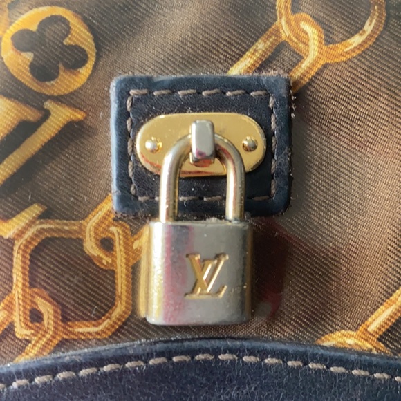 Louis Vuitton Monogram Charms Key Pouch - Picture 4 of 6